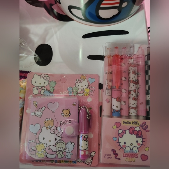 Hello Kitty Easter Bundle - Picture 11 of 12